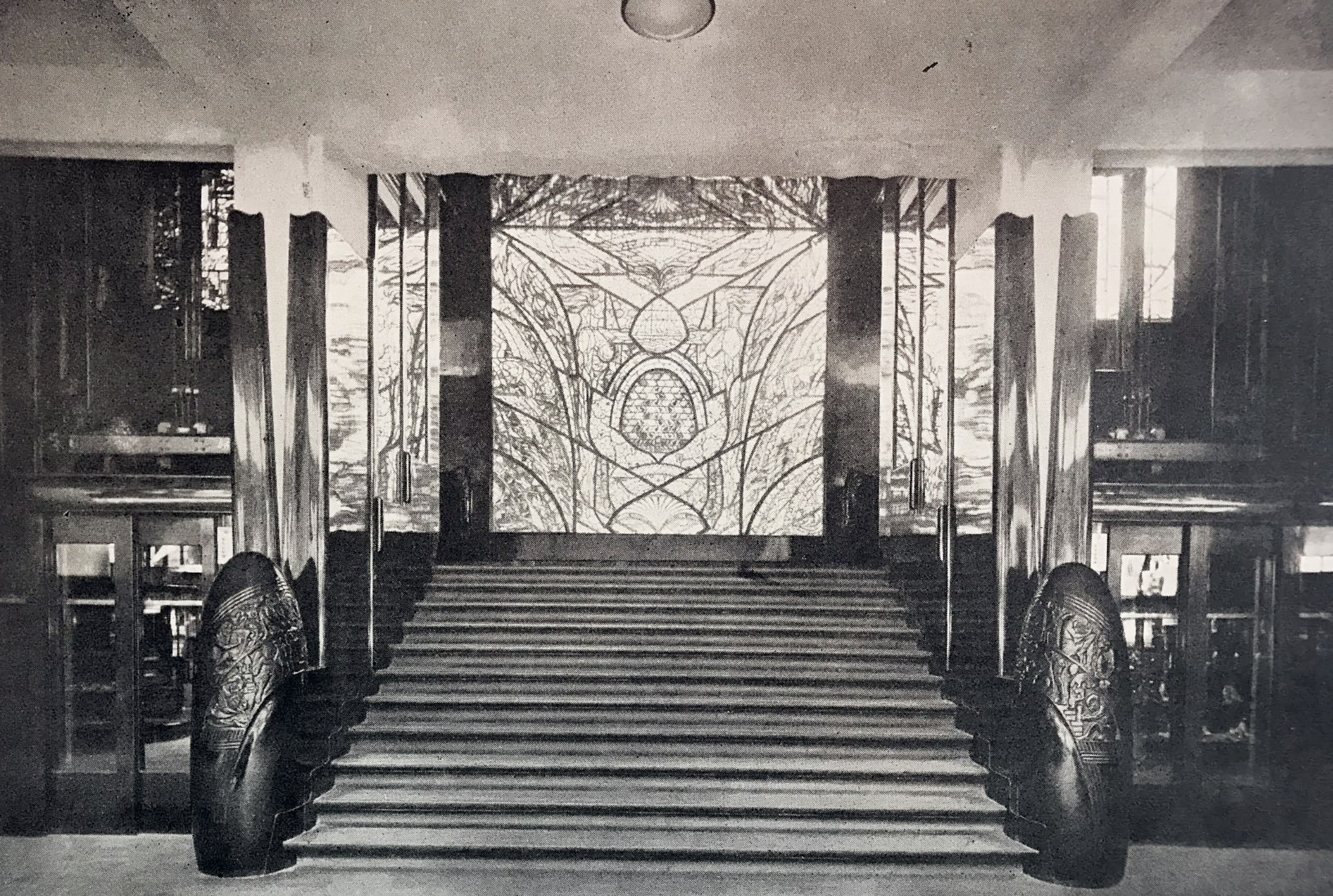Lépcsőház a hágai áruházban, 1926, archív fotó